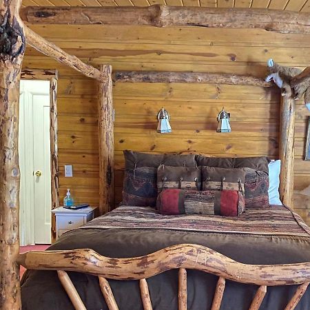 Gold Mountain Manor Bed & Breakfast บิ๊กแบร์เลค ภายนอก รูปภาพ