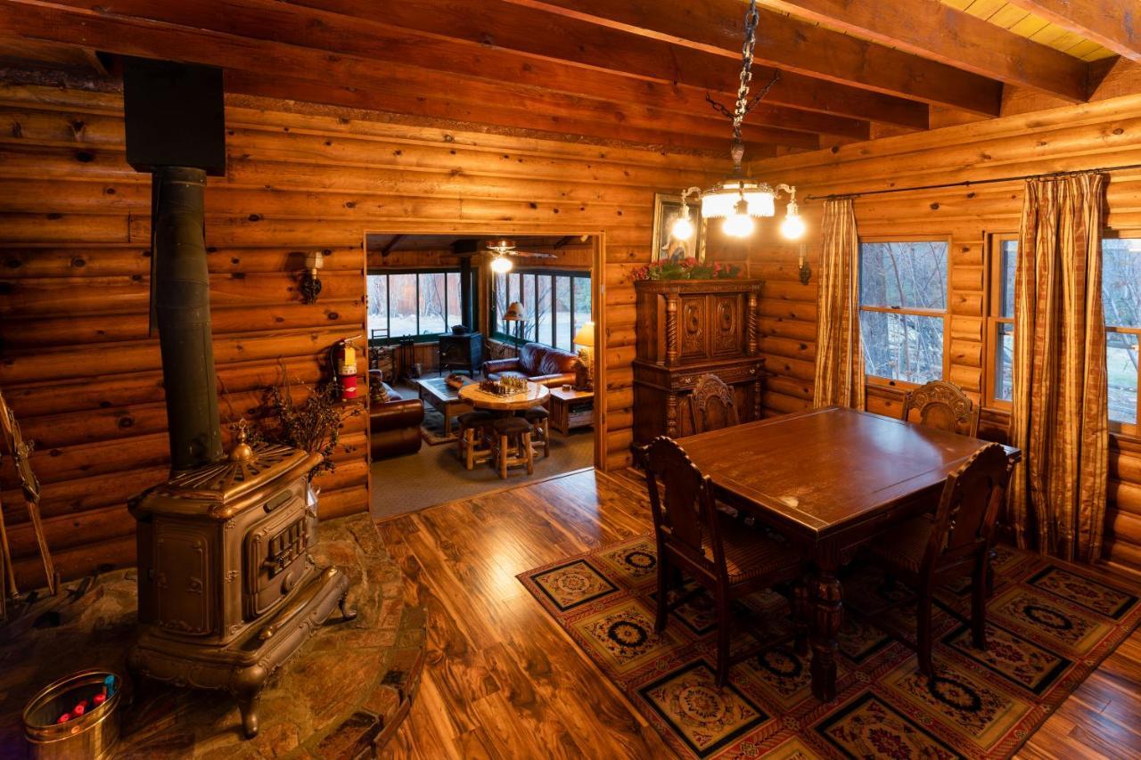 Gold Mountain Manor Bed & Breakfast บิ๊กแบร์เลค ภายนอก รูปภาพ