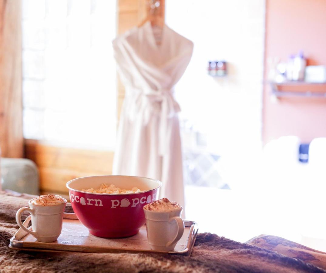 Gold Mountain Manor Bed & Breakfast บิ๊กแบร์เลค ภายนอก รูปภาพ