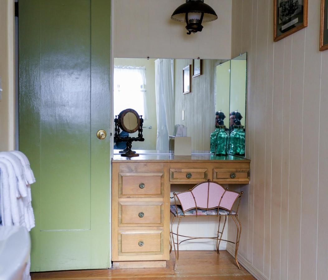 Gold Mountain Manor Bed & Breakfast บิ๊กแบร์เลค ภายนอก รูปภาพ