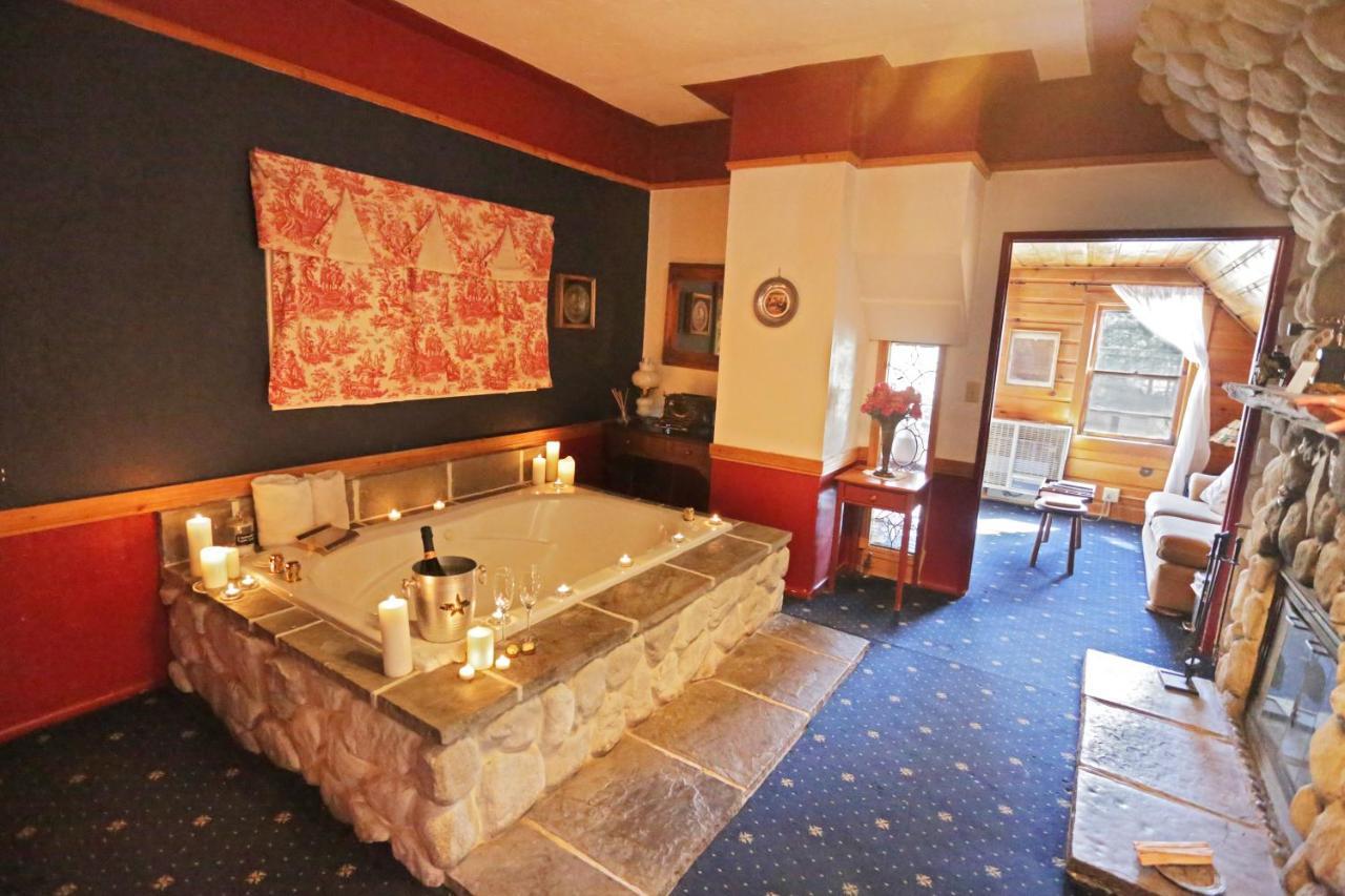 Gold Mountain Manor Bed & Breakfast บิ๊กแบร์เลค ภายนอก รูปภาพ