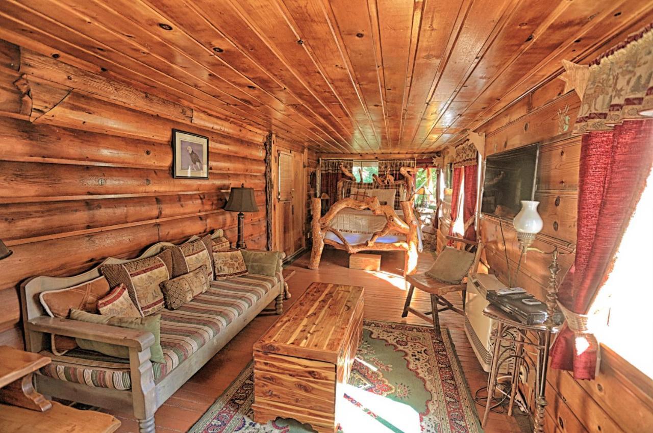 Gold Mountain Manor Bed & Breakfast บิ๊กแบร์เลค ภายนอก รูปภาพ