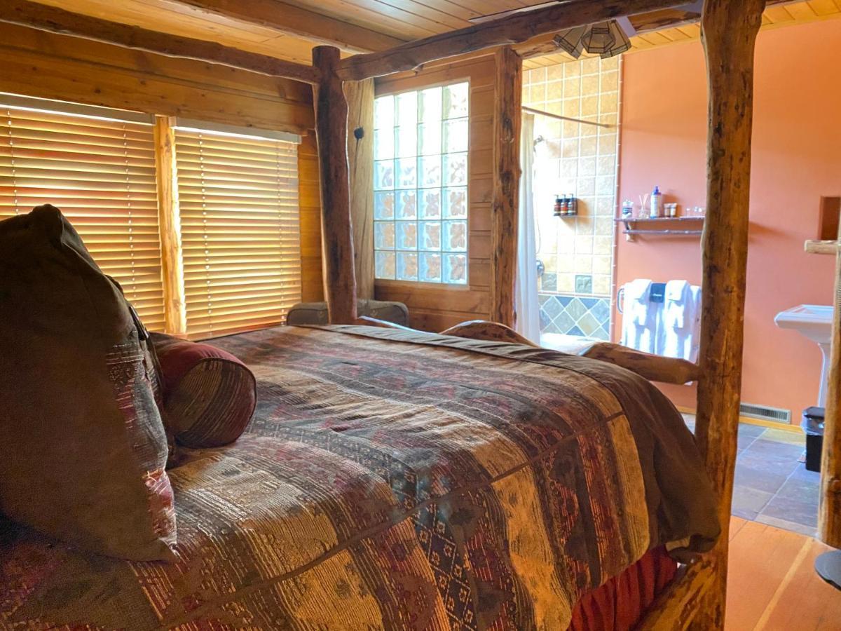 Gold Mountain Manor Bed & Breakfast บิ๊กแบร์เลค ภายนอก รูปภาพ
