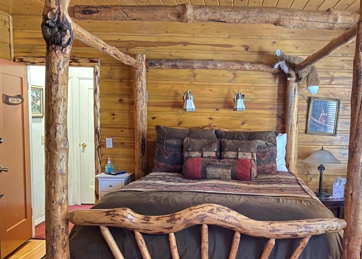 Gold Mountain Manor Bed & Breakfast บิ๊กแบร์เลค ภายนอก รูปภาพ